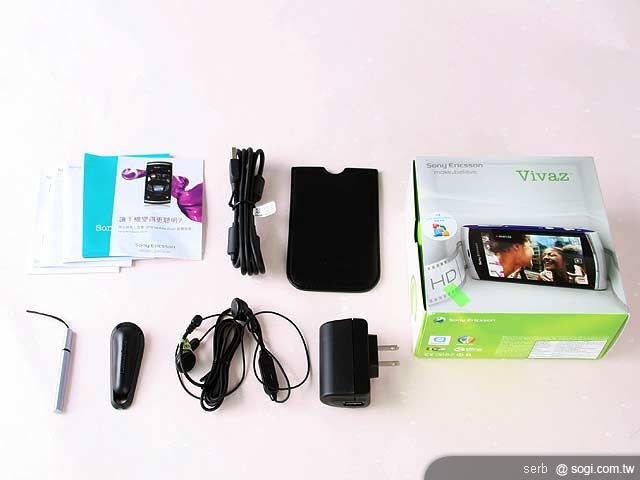 Sony Ericsson Vivaz 新色「粉」嫩動人 Sony Ericsson Vivaz 新色「粉」嫩動人