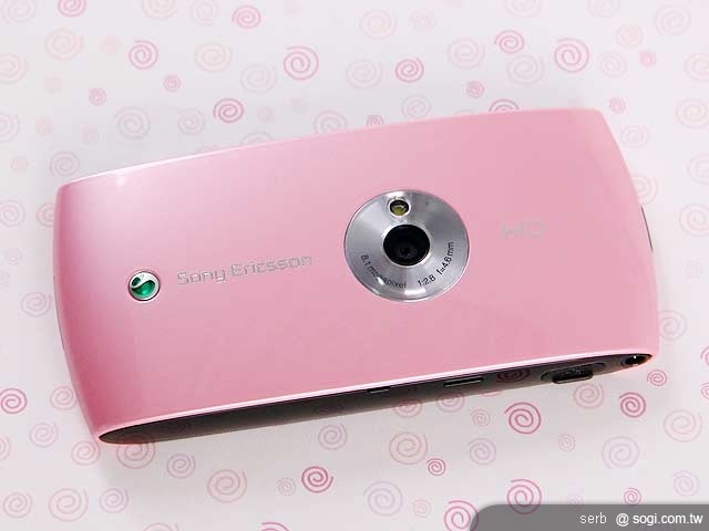 Sony Ericsson Vivaz 新色「粉」嫩動人 Sony Ericsson Vivaz 新色「粉」嫩動人