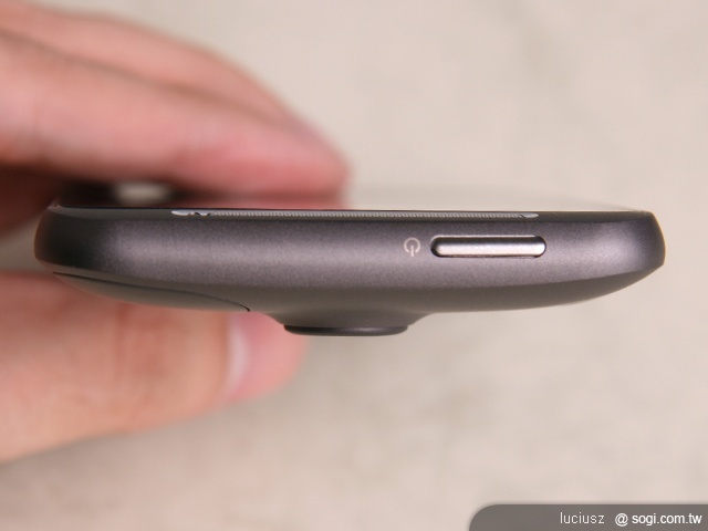 Android 新生旗艦機 - HTC Desire HD