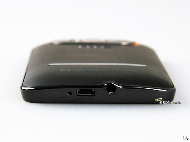 4.3 吋巨幕機王 - HTC HD7 4.3 吋巨幕機王 - HTC HD7