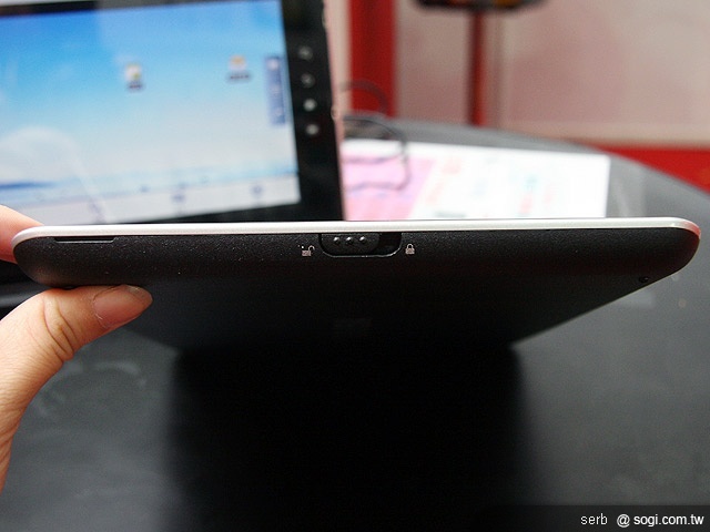 Android平板 TOSHIBA Folio 100初亮相 Android平板 TOSHIBA Folio 100初亮相