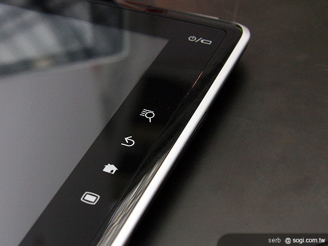 Android平板 TOSHIBA Folio 100初亮相 Android平板 TOSHIBA Folio 100初亮相