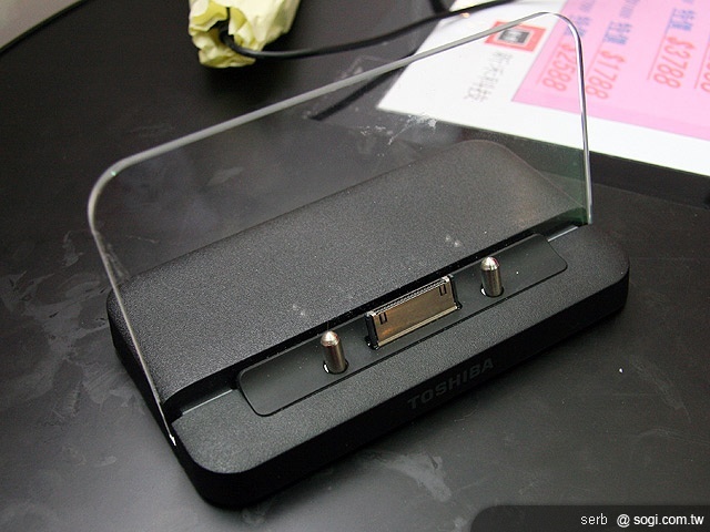 Android平板 TOSHIBA Folio 100初亮相 Android平板 TOSHIBA Folio 100初亮相