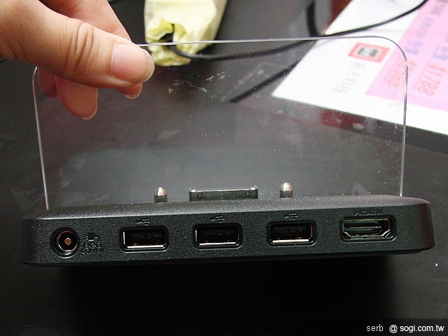 Android平板 TOSHIBA Folio 100初亮相 Android平板 TOSHIBA Folio 100初亮相