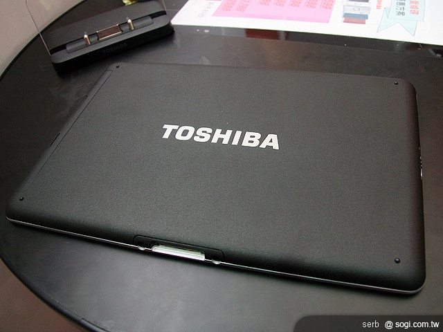 Android平板 TOSHIBA Folio 100初亮相 Android平板 TOSHIBA Folio 100初亮相