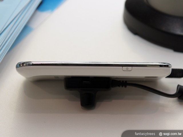 三星i9000雪白新色 資訊月首曝光