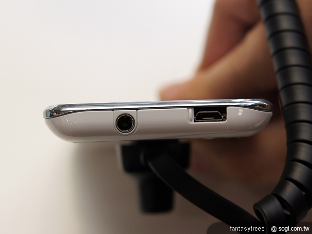 三星i9000雪白新色 資訊月首曝光