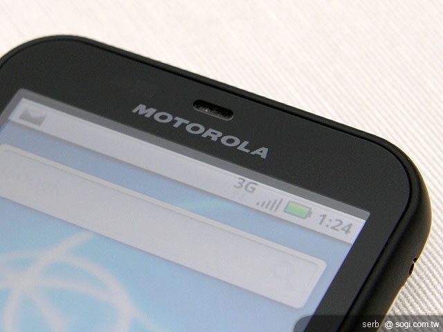 MOTO DEFY強悍攻台 單機13,900元 MOTO DEFY強悍攻台 單機13,900元