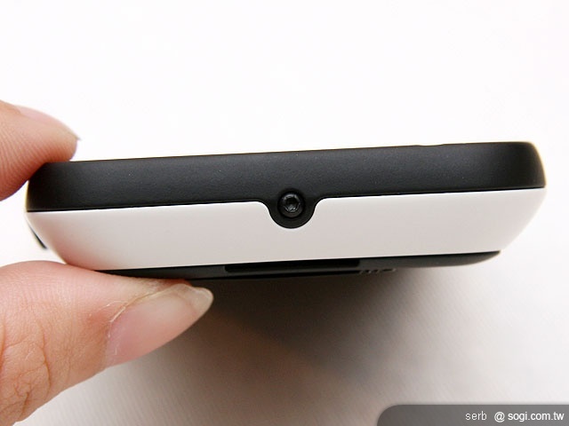 MOTO DEFY強悍攻台 單機13,900元 MOTO DEFY強悍攻台 單機13,900元