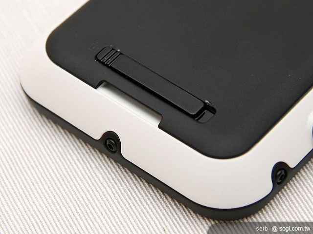 MOTO DEFY強悍攻台 單機13,900元 MOTO DEFY強悍攻台 單機13,900元