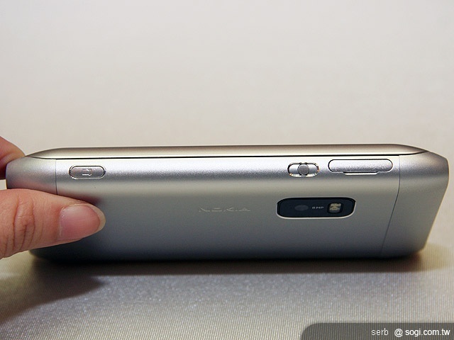 NOKIA E7 有「智」事竟成 完美上市 NOKIA E7 有「智」事竟成 完美上市