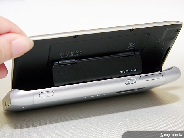 NOKIA E7 有「智」事竟成 完美上市 NOKIA E7 有「智」事竟成 完美上市