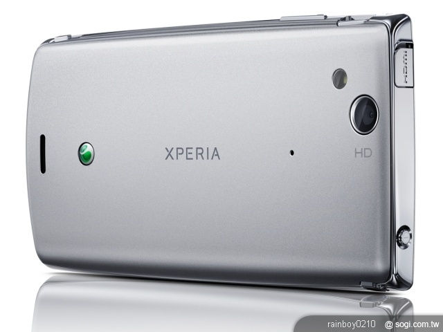 SE推Android 2.3新機XPERIA Arc【CES 2011】