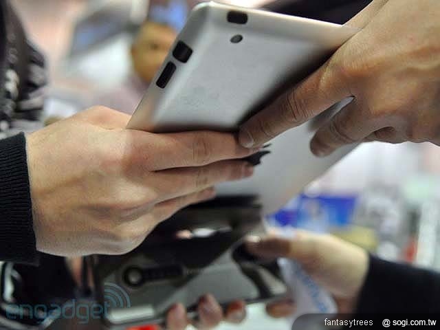 雙核平板電腦iPad 2 現身CES會場?【CES 2011】 雙核平板電腦iPad 2 現身CES會場?【CES 2011】