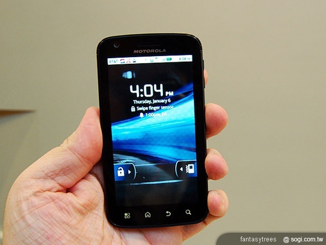 MOTO Atrix 4G雙核機 搭配筆電基座更好玩【CES 2011】 MOTO Atrix 4G雙核機 搭配筆電基座更好玩【CES 2011】