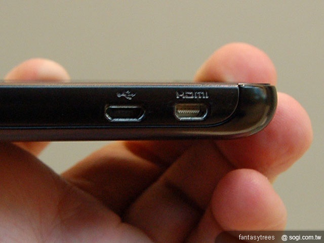 MOTO Atrix 4G雙核機 搭配筆電基座更好玩【CES 2011】 MOTO Atrix 4G雙核機 搭配筆電基座更好玩【CES 2011】