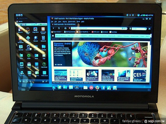 MOTO Atrix 4G雙核機 搭配筆電基座更好玩【CES 2011】 MOTO Atrix 4G雙核機 搭配筆電基座更好玩【CES 2011】