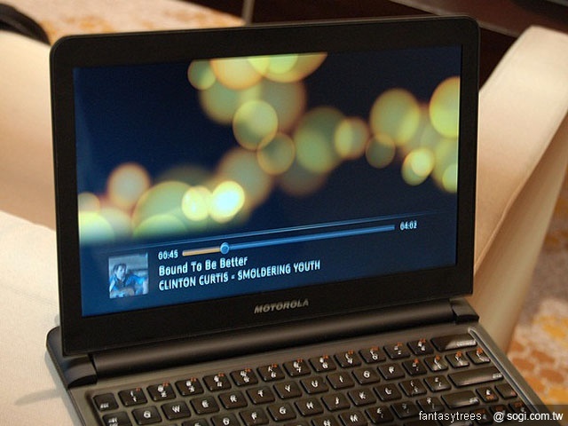 MOTO Atrix 4G雙核機 搭配筆電基座更好玩【CES 2011】 MOTO Atrix 4G雙核機 搭配筆電基座更好玩【CES 2011】