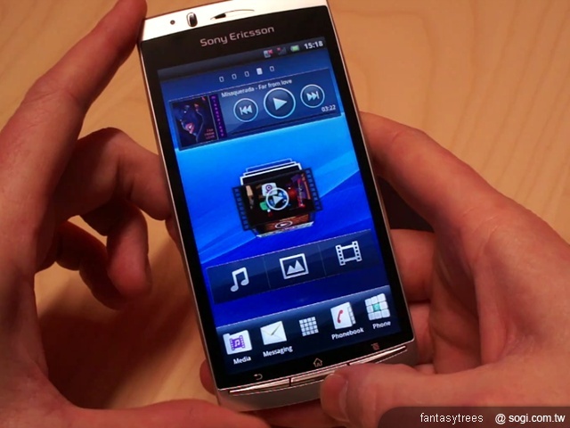 燒燙燙的SE XPERIA Arc實機動手玩! 燒燙燙的SE XPERIA Arc實機動手玩!