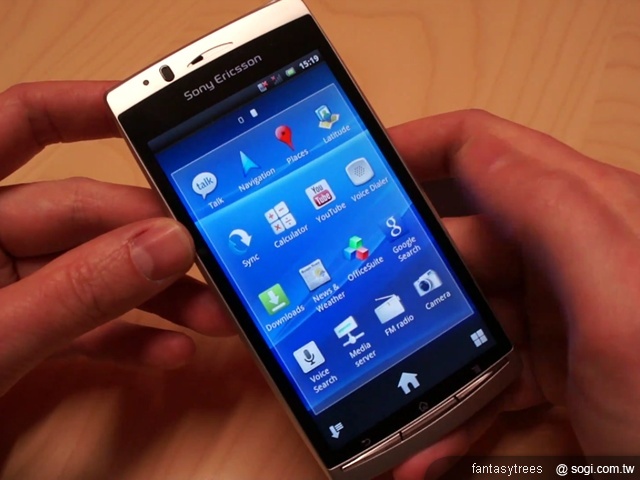 燒燙燙的SE XPERIA Arc實機動手玩! 燒燙燙的SE XPERIA Arc實機動手玩!