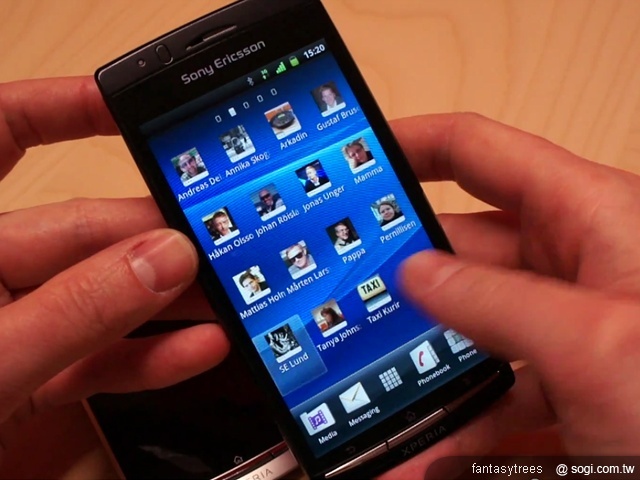 燒燙燙的SE XPERIA Arc實機動手玩! 燒燙燙的SE XPERIA Arc實機動手玩!