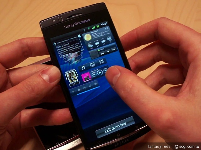 燒燙燙的SE XPERIA Arc實機動手玩! 燒燙燙的SE XPERIA Arc實機動手玩!