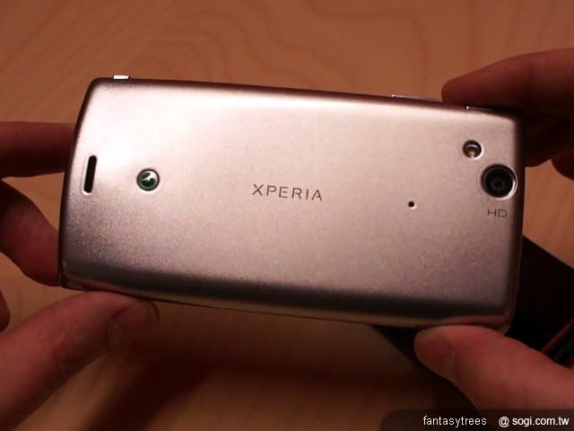 燒燙燙的SE XPERIA Arc實機動手玩! 燒燙燙的SE XPERIA Arc實機動手玩!