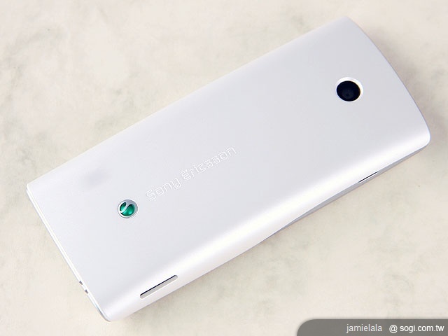 快樂做環保 Sony Ericsson Cedar 銀白新色 快樂做環保 Sony Ericsson Cedar 銀白新色