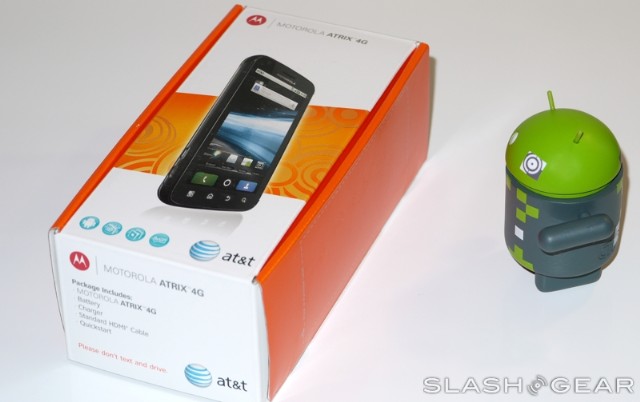 MOTO強機Atrix 4G 開箱動手玩 MOTO強機Atrix 4G 開箱動手玩