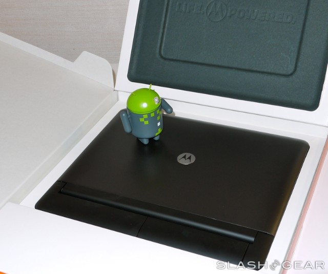 MOTO強機Atrix 4G 開箱動手玩 MOTO強機Atrix 4G 開箱動手玩