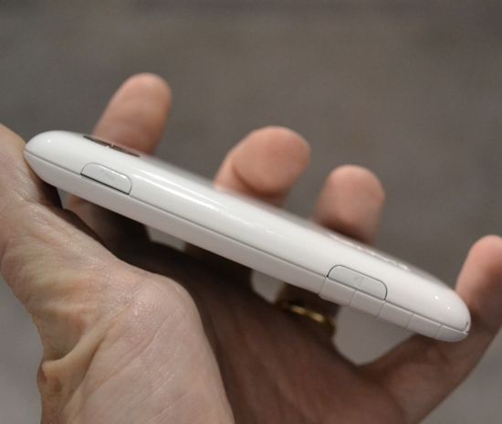 INQ推出Facebook手機 4月上市! INQ推出Facebook手機 4月上市!