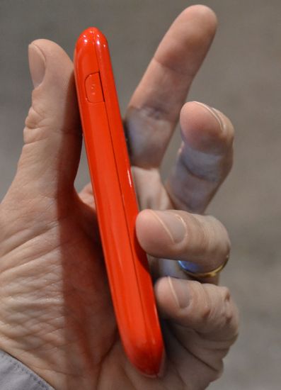 INQ推出Facebook手機 4月上市! INQ推出Facebook手機 4月上市!