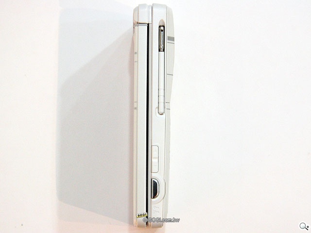 親身操控鋼彈 Sharp 945SH 鋼彈紀念版 親身操控鋼彈 Sharp 945SH 鋼彈紀念版