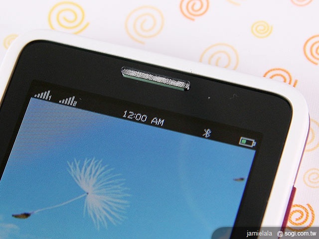 雙卡雙待粉嫩登場 UTEC V396 雙卡雙待粉嫩登場 UTEC V396