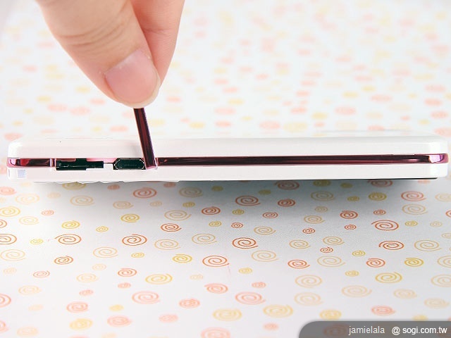 雙卡雙待粉嫩登場 UTEC V396 雙卡雙待粉嫩登場 UTEC V396