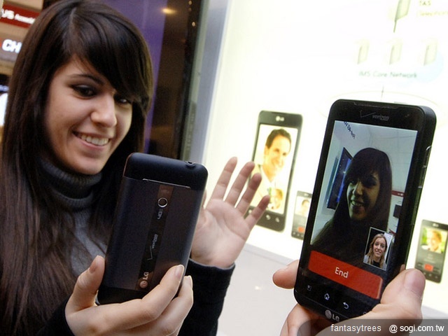 Optimus 3D新機 裸視3D讓人驚艷【MWC 2011】 Optimus 3D新機 裸視3D讓人驚艷【MWC 2011】