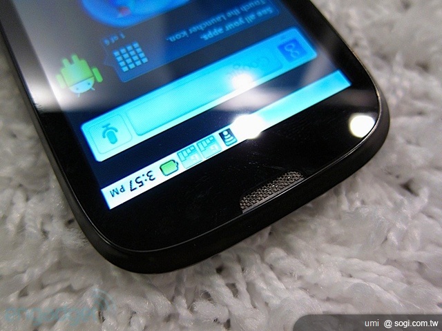 優派推雙卡智慧機ViewSonic V350【MWC 2011】 優派推雙卡智慧機ViewSonic V350【MWC 2011】