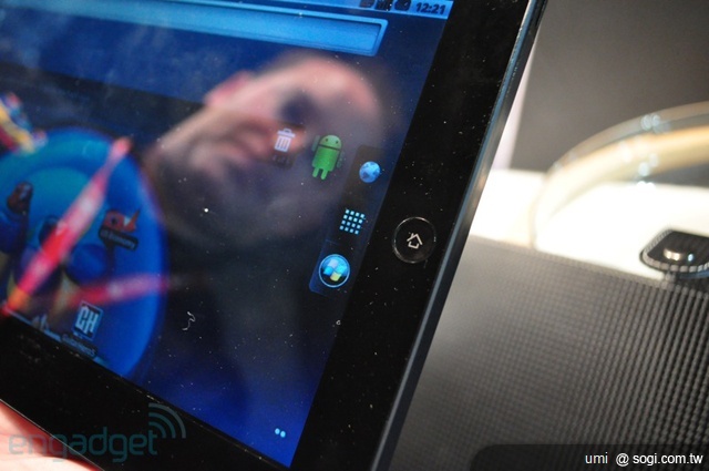 優派ViewPad 10Pro平板搶先看【MWC 2011】 優派ViewPad 10Pro平板搶先看【MWC 2011】