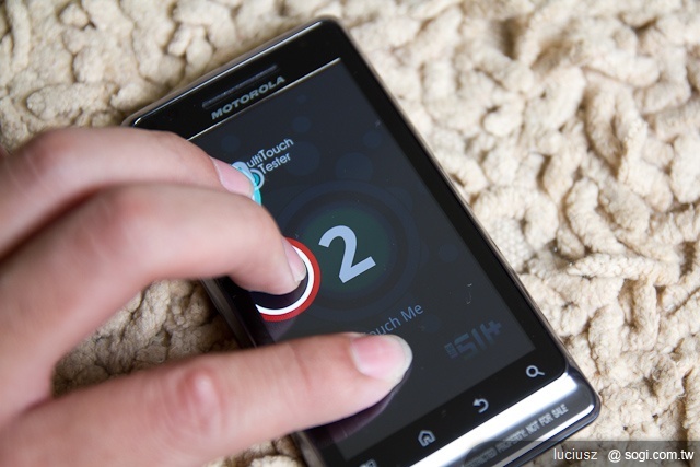 鍵盤機對決!MILESTONE 2戰Desire Z 鍵盤機對決!MILESTONE 2戰Desire Z