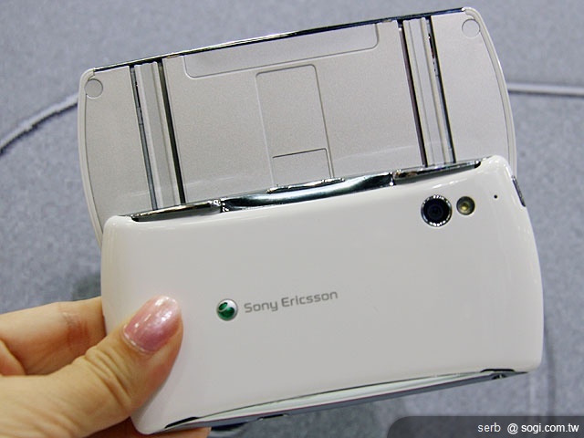 SE XPERIA Play 智慧遊戲機 在台首曝光 SE XPERIA Play 智慧遊戲機 在台首曝光