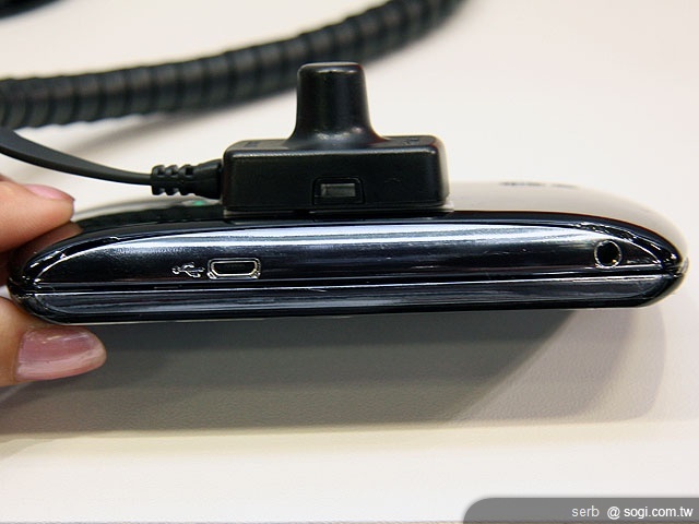 SE XPERIA Play 智慧遊戲機 在台首曝光 SE XPERIA Play 智慧遊戲機 在台首曝光