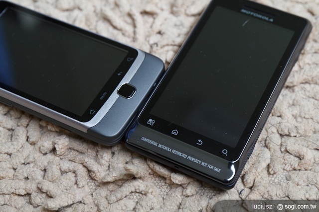 鍵盤機對決!MILESTONE 2戰Desire Z 鍵盤機對決!MILESTONE 2戰Desire Z