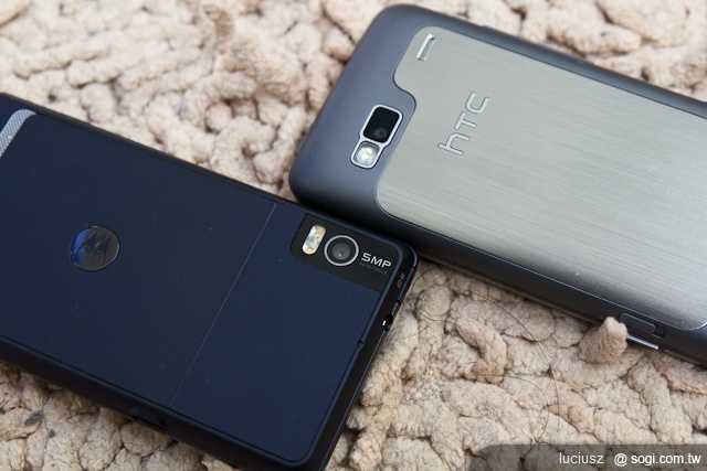 鍵盤機對決!MILESTONE 2戰Desire Z 鍵盤機對決!MILESTONE 2戰Desire Z