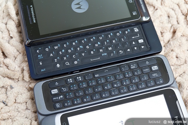 鍵盤機對決!MILESTONE 2戰Desire Z 鍵盤機對決!MILESTONE 2戰Desire Z