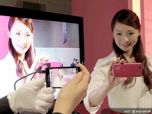 SE XPERIA Arc 誘人櫻花粉發表! SE XPERIA Arc 誘人櫻花粉發表!