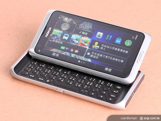  隨身商務智慧小PC─NOKIA E7