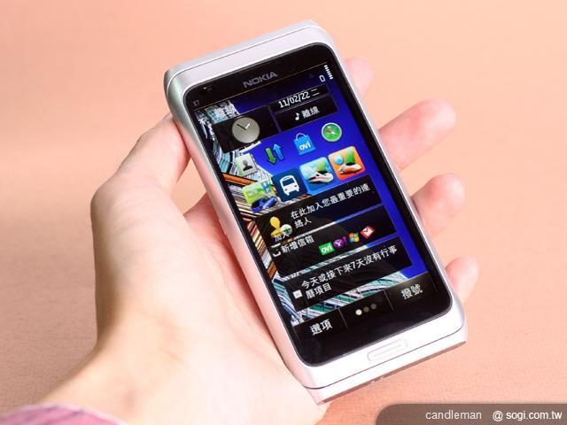  隨身商務智慧小PC─NOKIA E7