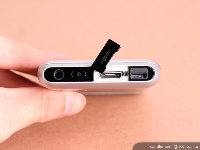  隨身商務智慧小PC─NOKIA E7