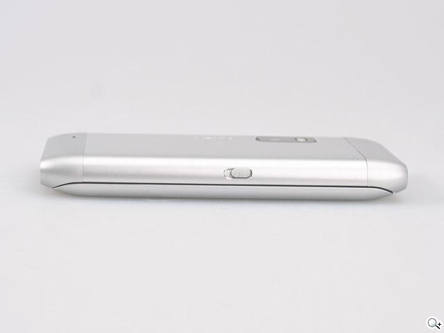  隨身商務智慧小PC─NOKIA E7