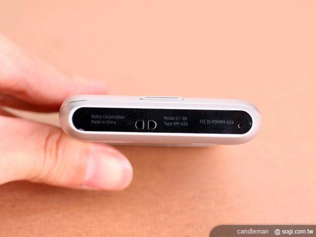  隨身商務智慧小PC─NOKIA E7